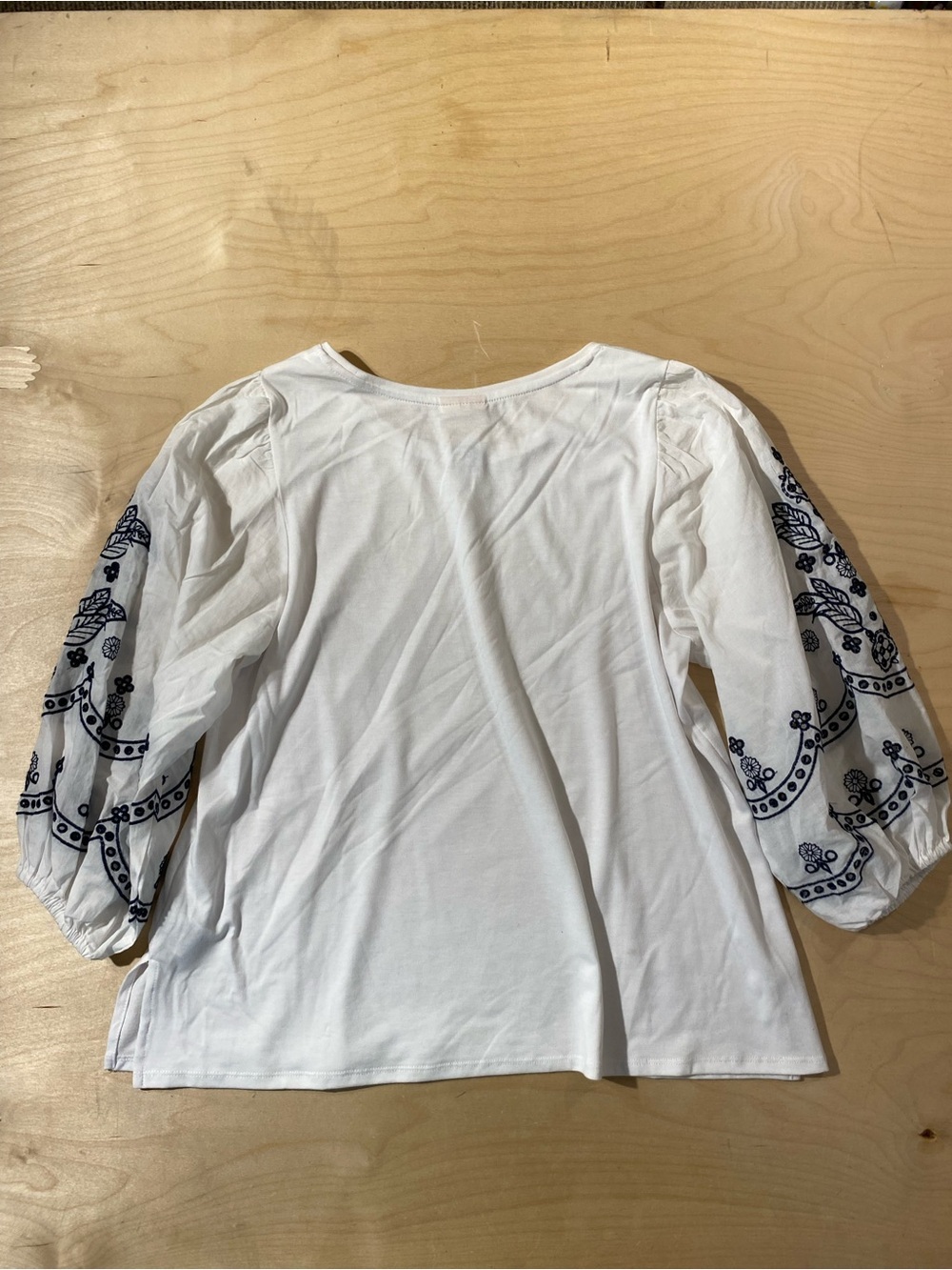 Ruby Rd. White Puff Sleeve Top with Navy Embroidery Small (RV) - Picture 8 of 9